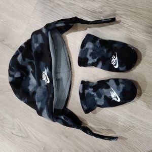 Infant Nike Fleece Hat & Mitten Set